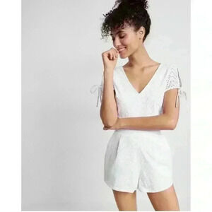 Express Romper One-Piece White Eyelet Lace Cut Out Back Pockets Size 4